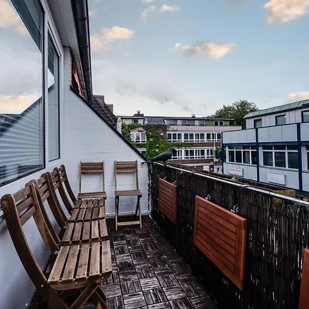 Work & Near Hamburg Apartment *