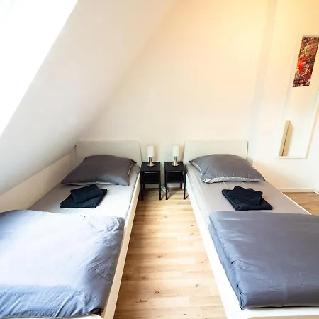 Work & Near Hamburg דירה *